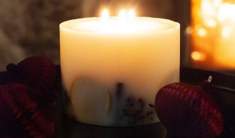 Luxury-botanical-candle